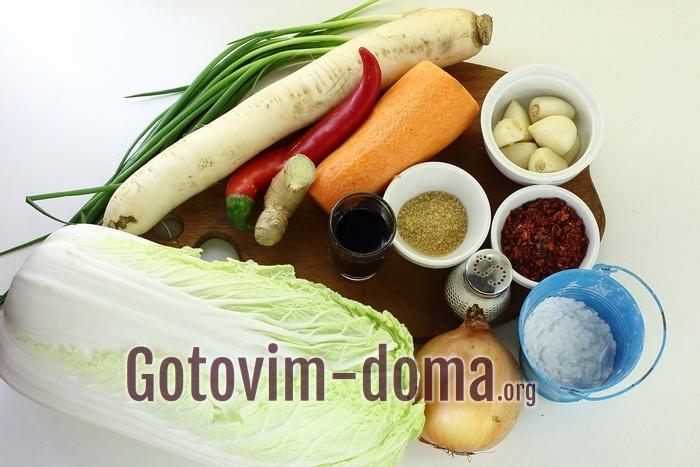 Ингредиенты на кимчи.